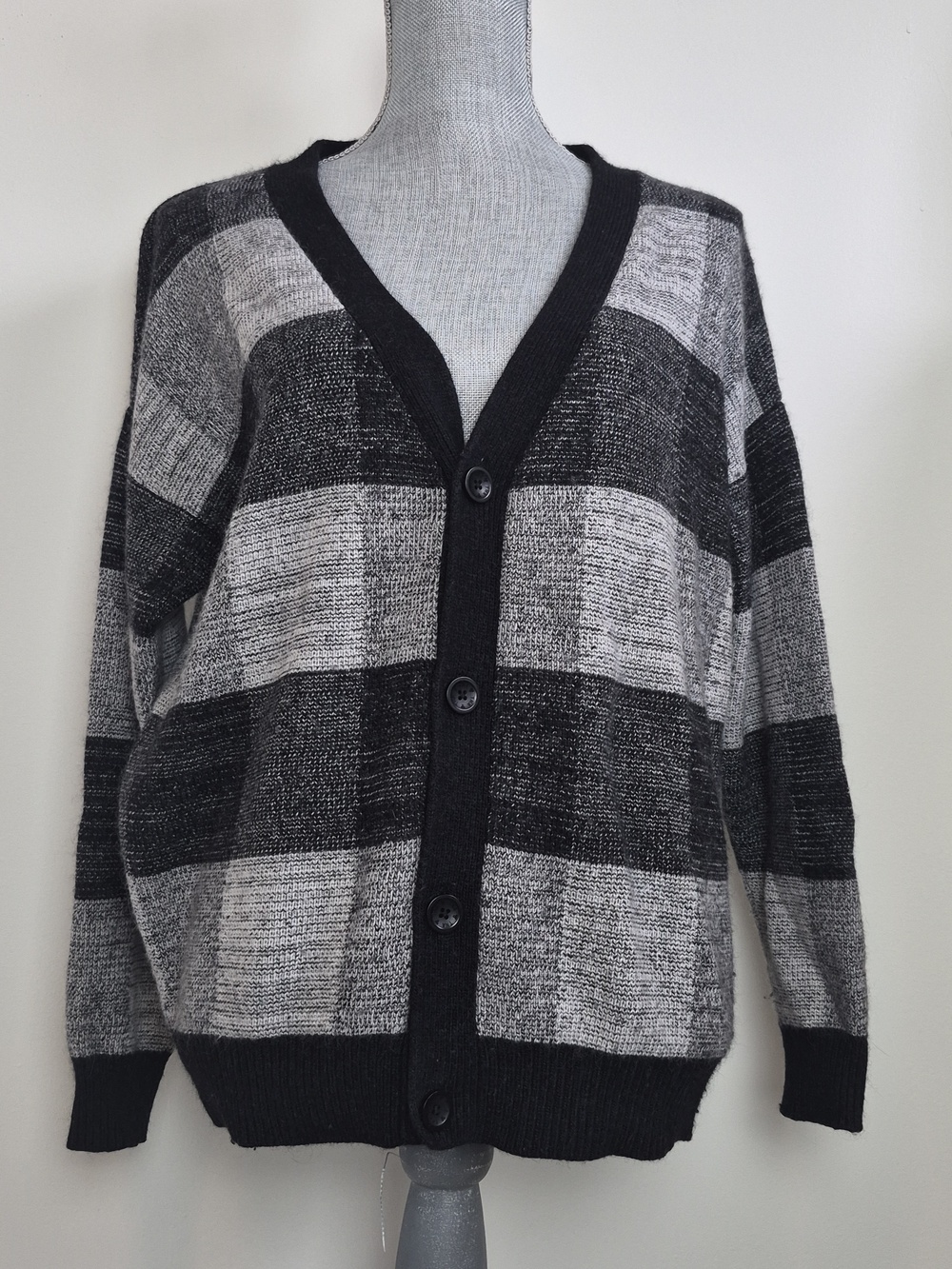 Aritzia TNA Button Up Cardigan Oversized Small Black White Checkered Pattern